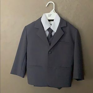 5 piece toddler suit 3T